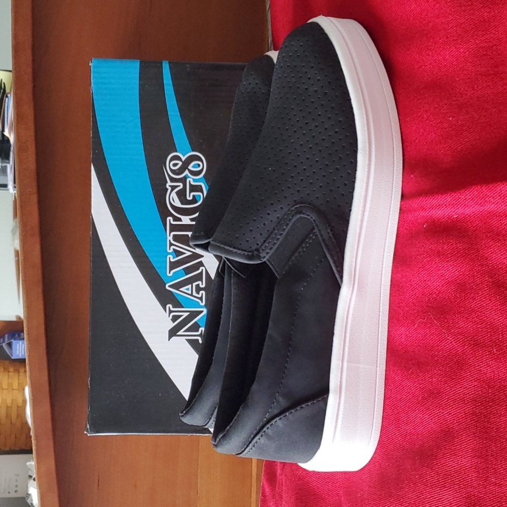 NWOT "NAVIG 8" Slip-on Sneakers Black/White Size 9 - Picture 4 of 7